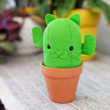 Load image into Gallery viewer, Catcus Hand-Stitching Pattern - PDF Download