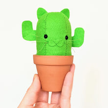 Load image into Gallery viewer, Catcus Hand-Stitching Felt Kit - CLEARANCE